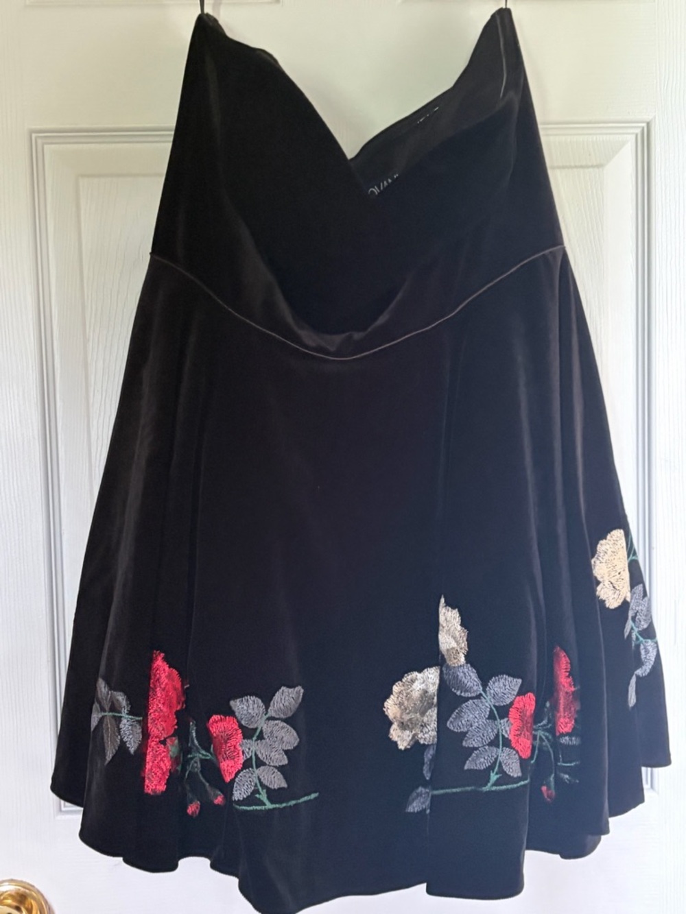 Jovani Black velvet Dress Label Detail